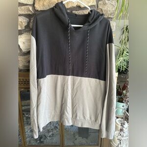 Men’s large pull over hoodie from Edgar and Ash